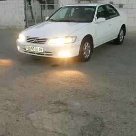 Toyota Camry 2000