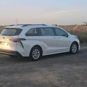 Toyota Sienna 2021