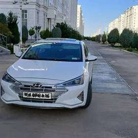 Hyundai Elantra 2019