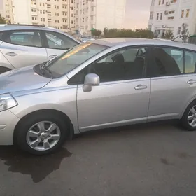 Nissan Versa 2012