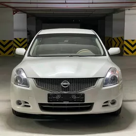 Nissan Altima 2012