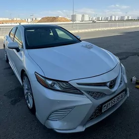 Toyota Camry 2018