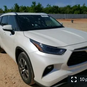 Toyota Highlander 2021