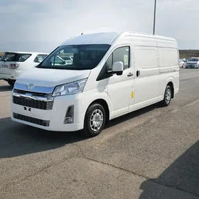 Toyota Hiace 2022