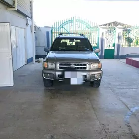 Nissan Pathfinder 2001