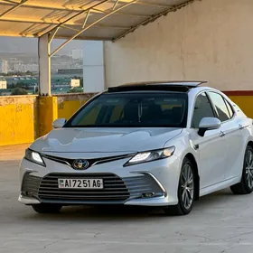 Toyota Camry 2018