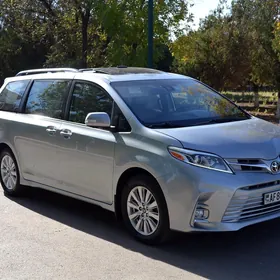 Toyota Sienna 2020