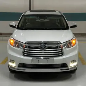 Toyota Highlander 2016