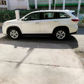 Toyota Highlander 2019