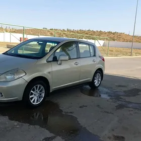 Nissan Tiida 2008