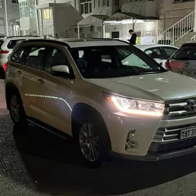 Toyota Highlander 2017