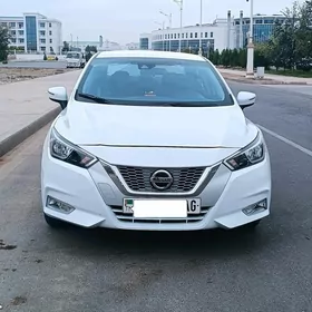 Nissan Versa 2021