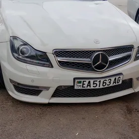 Mercedes-Benz C300 2011