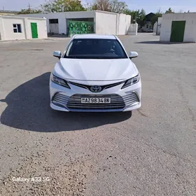 Toyota Camry 2021