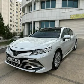 Toyota Camry 2019