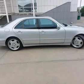 Mercedes-Benz E320 2002