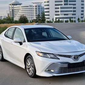 Toyota Camry 2020