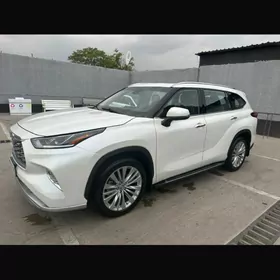 Toyota Highlander 2021