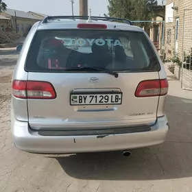 Toyota Sienna 2002