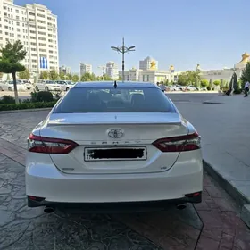 Toyota Camry 2022