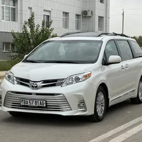 Toyota Sienna 2017