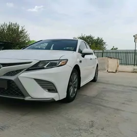 Toyota Camry 2018