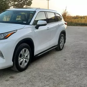 Toyota Highlander 2020