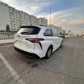 Toyota Sienna 2021