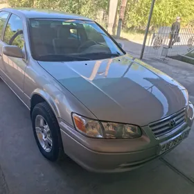 Toyota Camry 2000