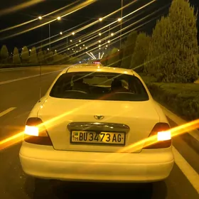 Daewoo Leganza 1998