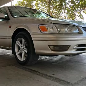 Toyota Camry 2001