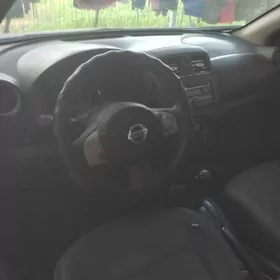 Nissan Versa 2013