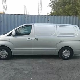 Hyundai H-1 2011