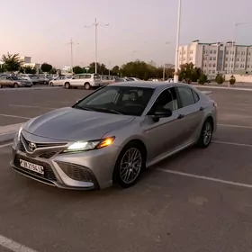 Toyota Camry 2018