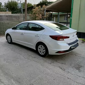 Hyundai Elantra 2019