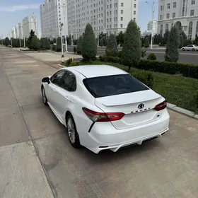 Toyota Camry 2018