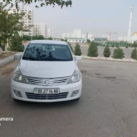 Nissan Versa 2010