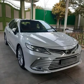 Toyota Camry 2023