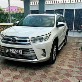 Toyota Highlander 2019