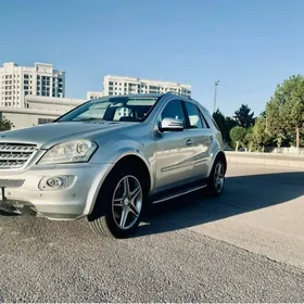 Mercedes-Benz ML350 2005