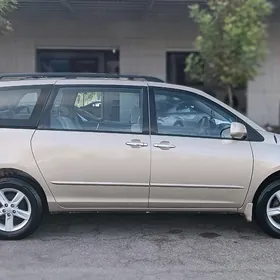 Toyota Sienna 2004