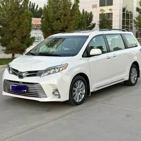 Toyota Sienna 2020