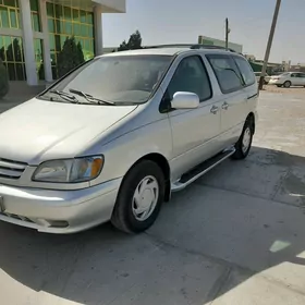 Toyota Sienna 2002