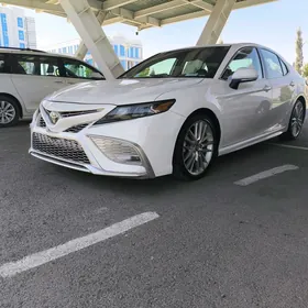 Toyota Camry 2022