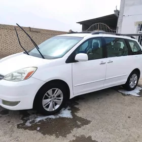 Toyota Sienna 2004