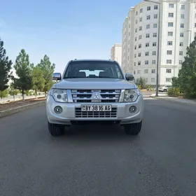 Mitsubishi Pajero 2014