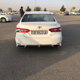 Toyota Camry 2019