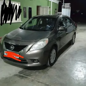 Nissan Versa 2012