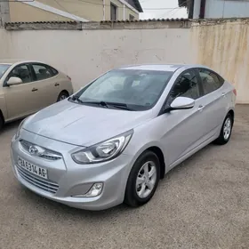 Hyundai Accent 2011