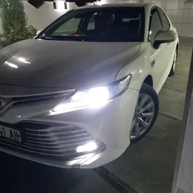 Toyota Camry 2018